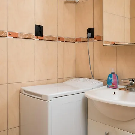 Metro Natolin Comfort Apartment Warsaw