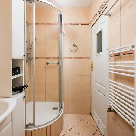 Metro Natolin Comfort Warschau